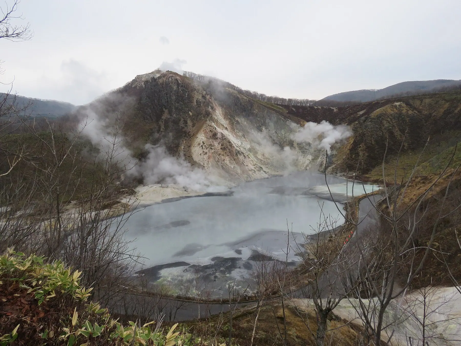 Ōyunuma, the hot-spring lake above Noboribetsu Onsen
