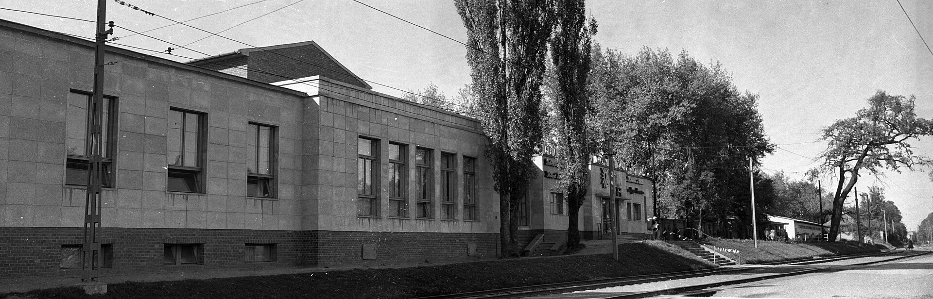 The main building of the Nagyerdei thermal bath in Debrecen