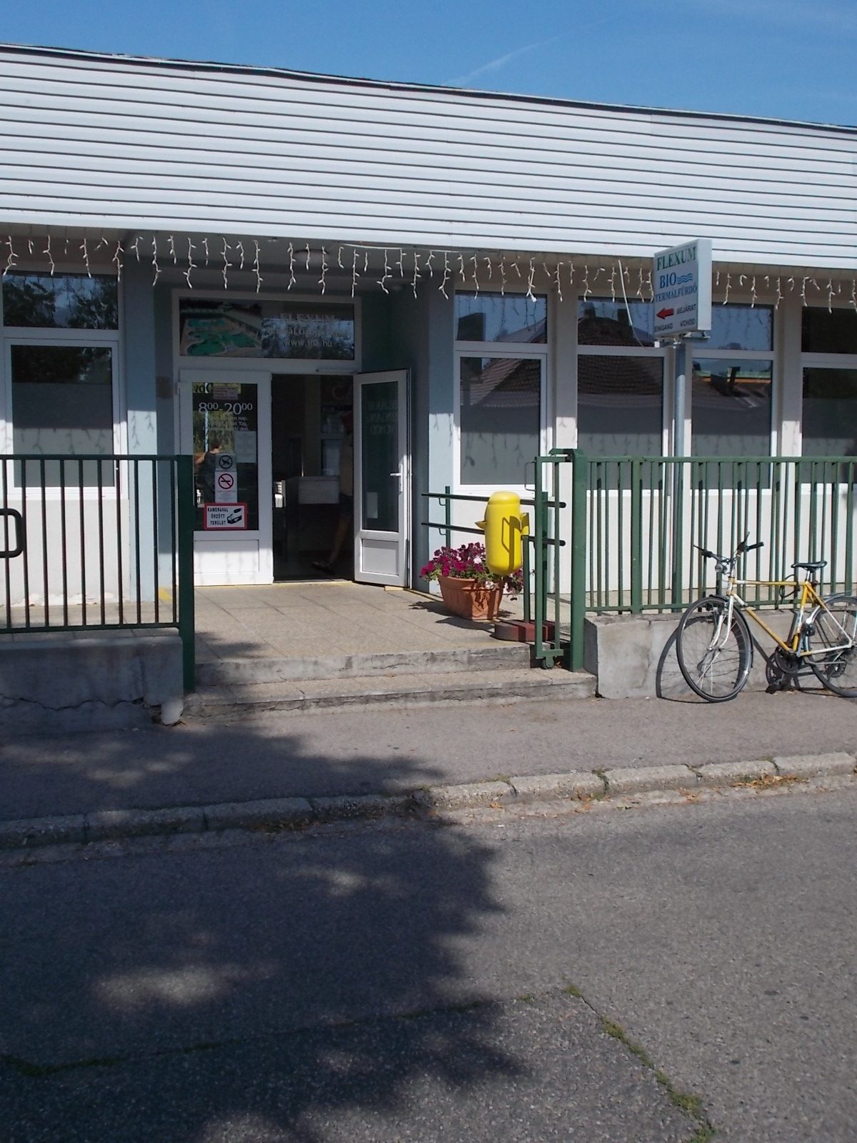 Entrance to the Flexum thermal bath in Mosonmagyaróvár