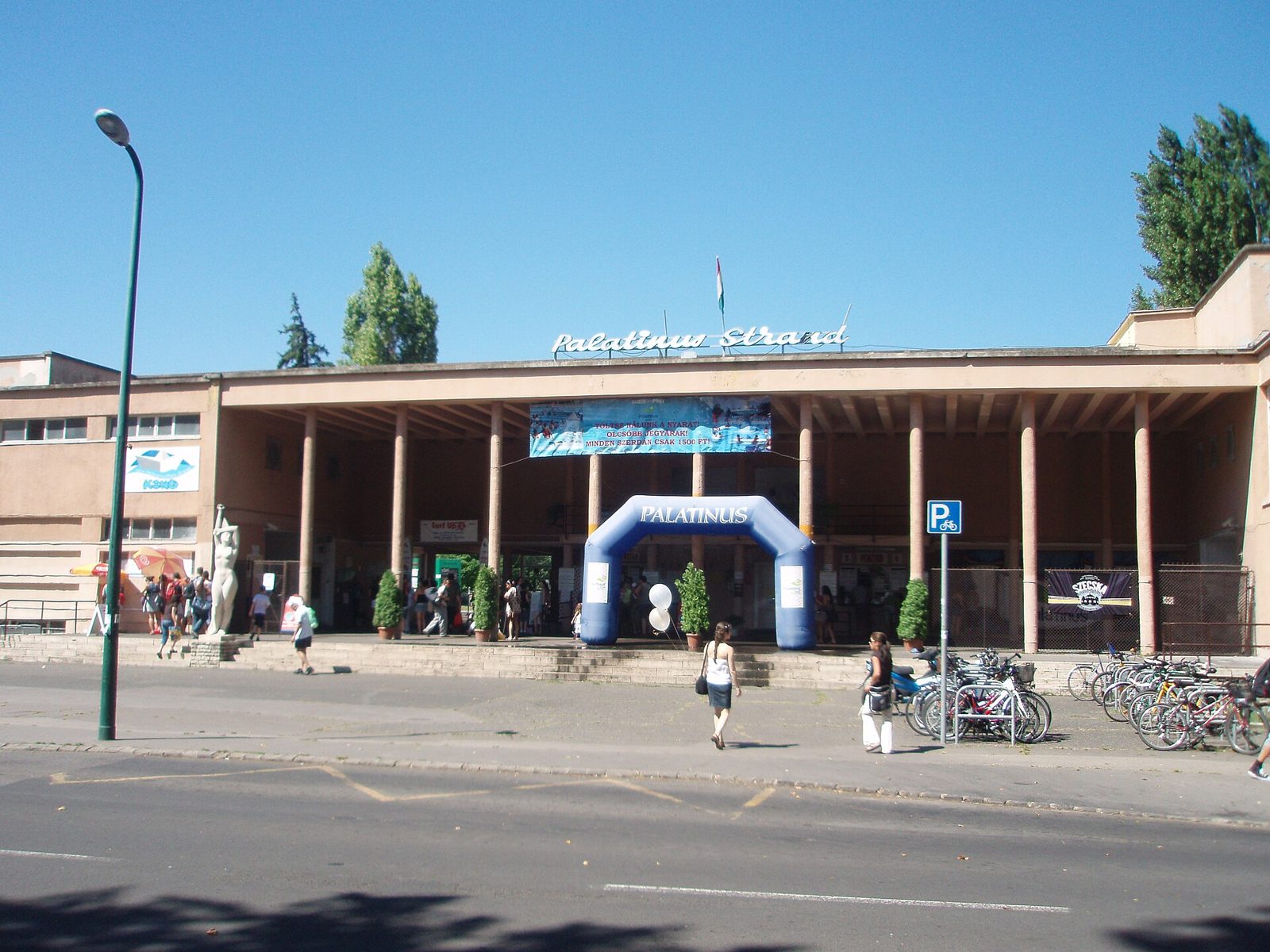 Palatinus Strand in Budapest — thermal bathing